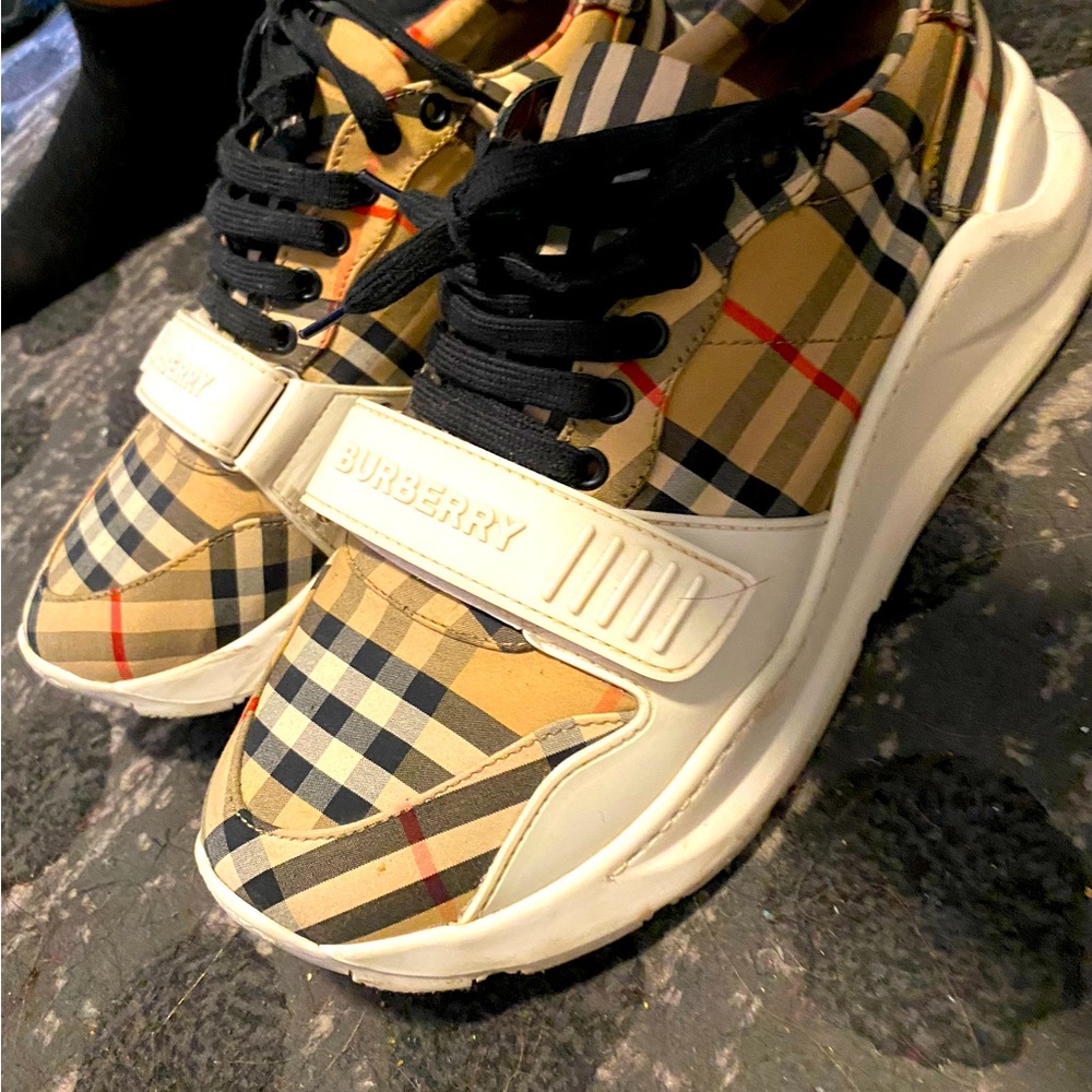 Burberry sneakers